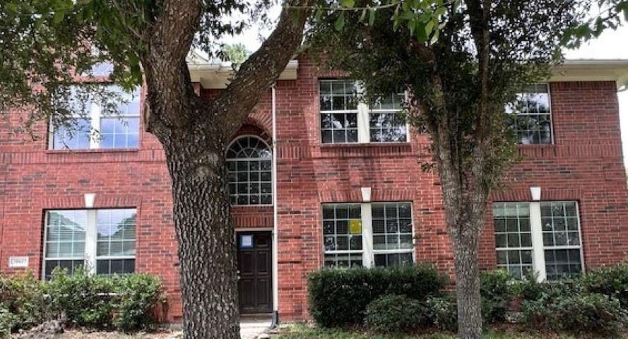 Brick house exterior before the interior remodel